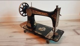 Máquina de coser Singer de 1915 en funcionamiento