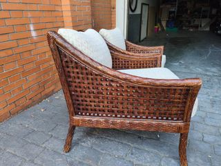 Pareja de sillones coloniales de ratán