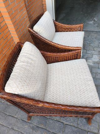 Pareja de sillones coloniales de ratán