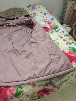 Anorak beige con capucha