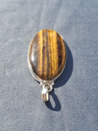 Colgante de Ojo de Tigre en Plata de Ley