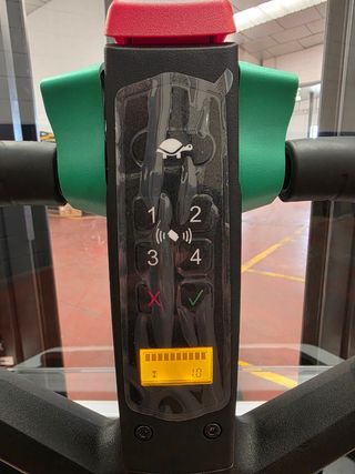 Apilador electrico Bobcat con bateria de litio