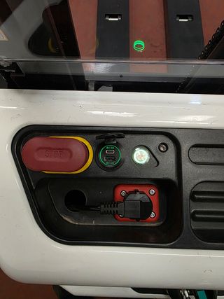 Apilador electrico Bobcat con bateria de litio