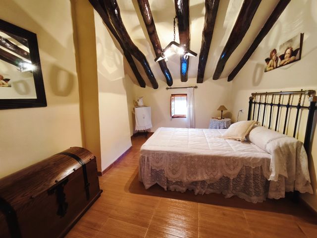 Casa rústica con garage (Precio a negociar) 