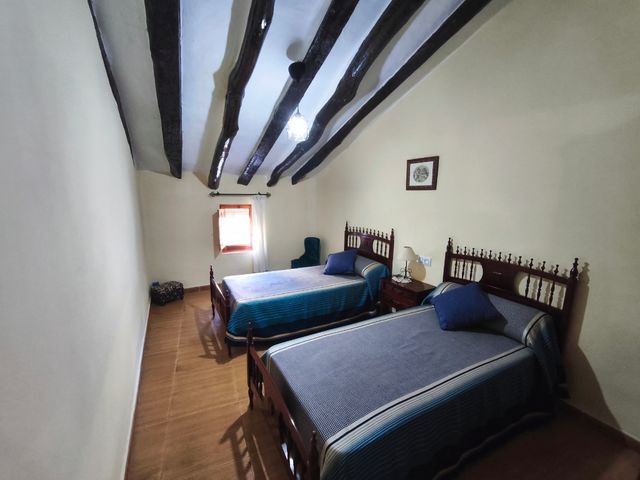 Casa rústica con garage (Precio a negociar) 