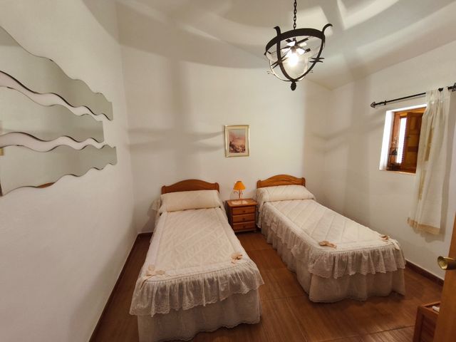 Casa rústica con garage (Precio a negociar) 