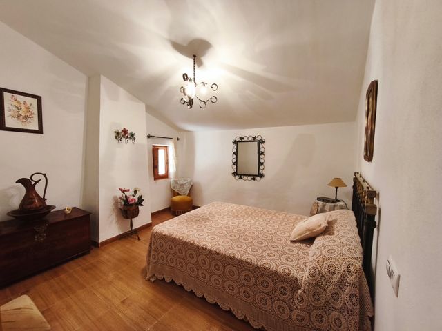 Casa rústica con garage (Precio a negociar) 