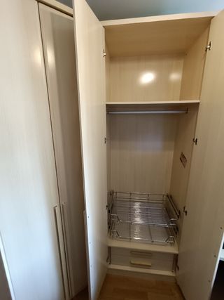 Armadio ad angolo + armadio a 2 ante