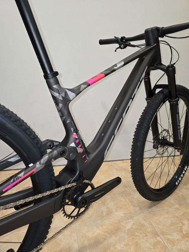 - Scott Spark RC Team T-M Gris-Rosa