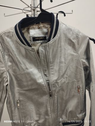 Lote 2 vestidos fiesta plateados y chaqueta patria