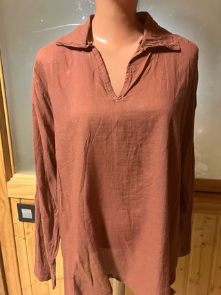 Conjunto beige y marrón