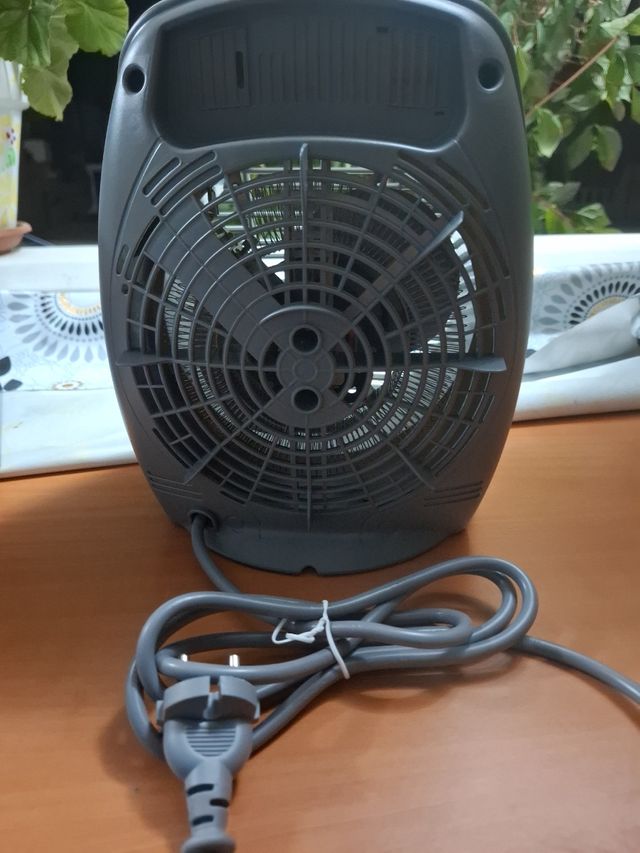 Calefactor DeLonghi HVA1120 A estrenar