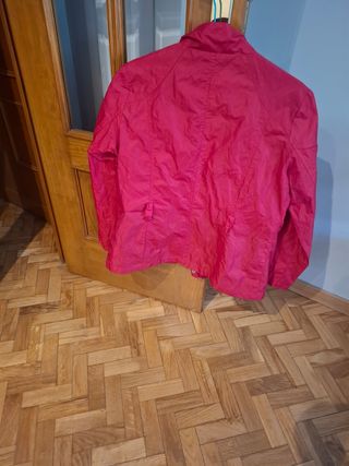 Parka de entretiempo roja