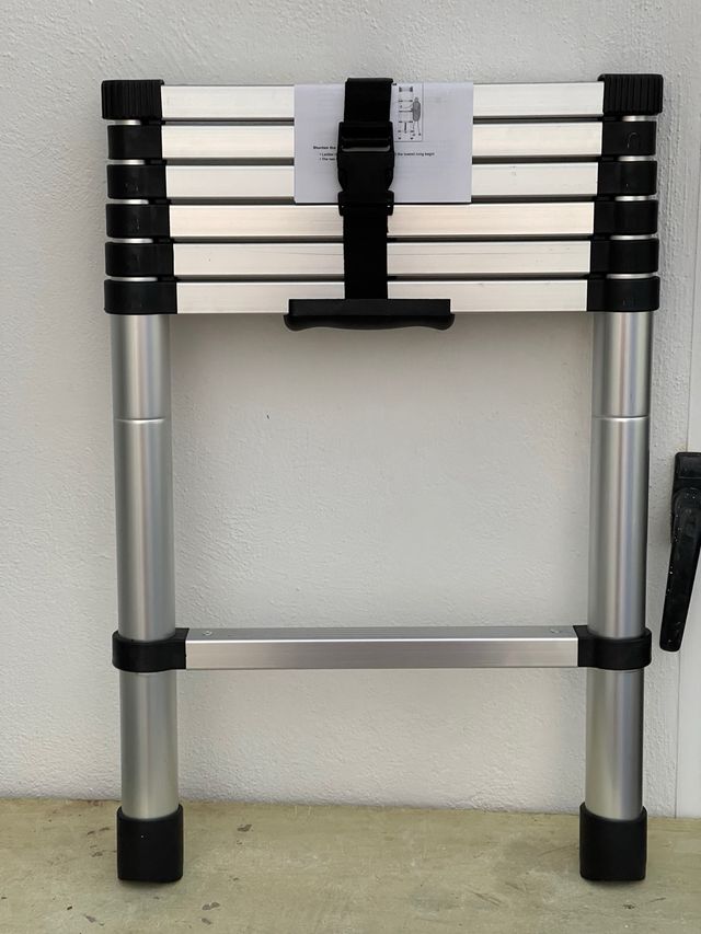 Escalera Telescópica Aluminio 2M Sin Estrenar