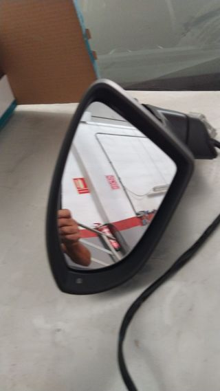 Retrovisor Touran 2020.