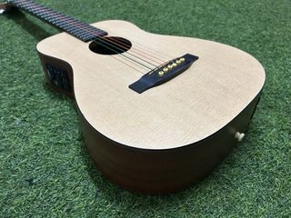 Guitarra electroacustica Martin Little LXME
