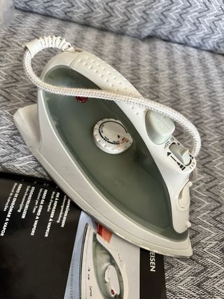 Ferro de engomar Lervia 1200W