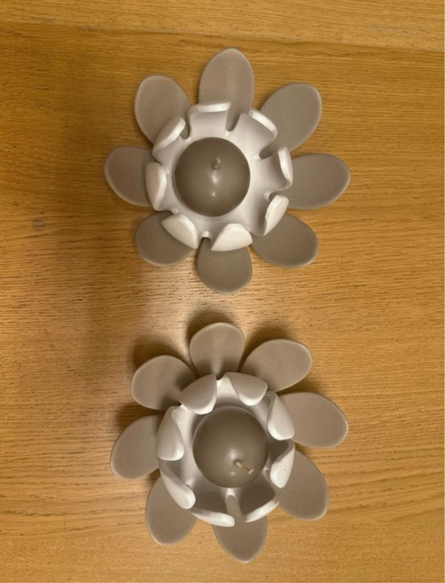 Juego de 2 portavelas. incluyen 2 velas