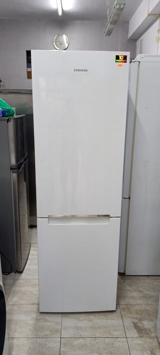 NEVERA COMBI SAMSUNG NO FROST ENERGÍA A+