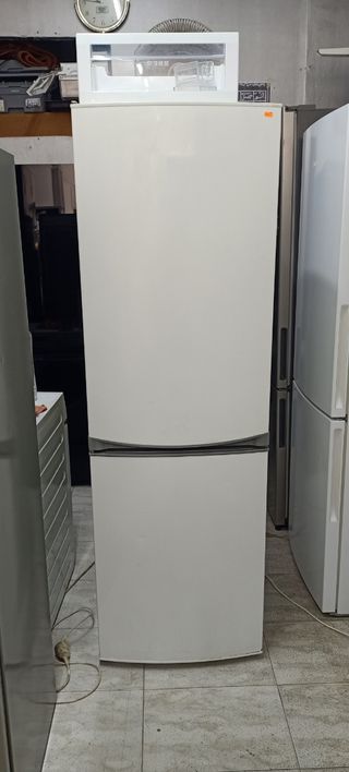 NEVERA COMBI ZANUSSI NO FROST ENERGÍA A+