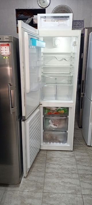 NEVERA COMBI ZANUSSI NO FROST ENERGÍA A+