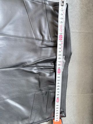 Pantalón de cuero sintético para mujer
