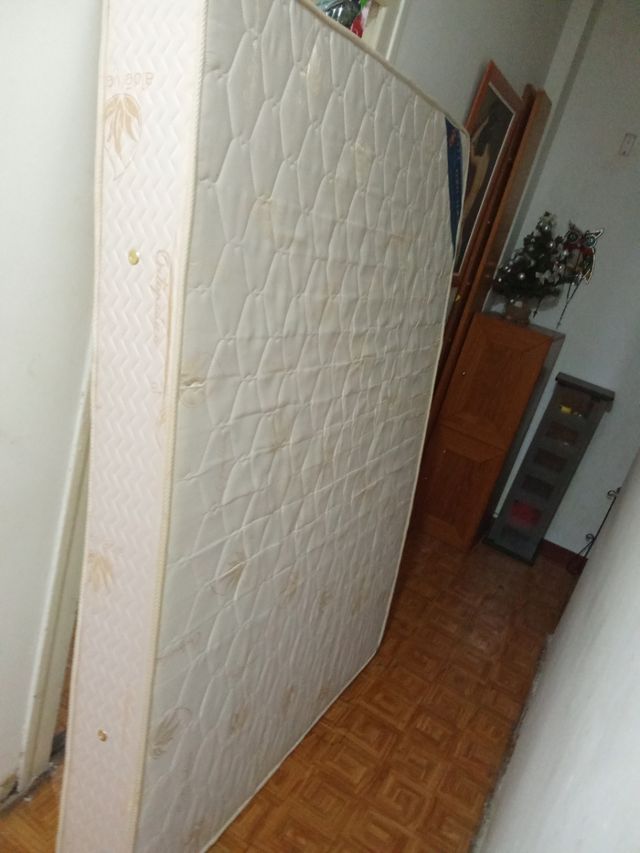 Colchón 135cm Beige Buen Estado