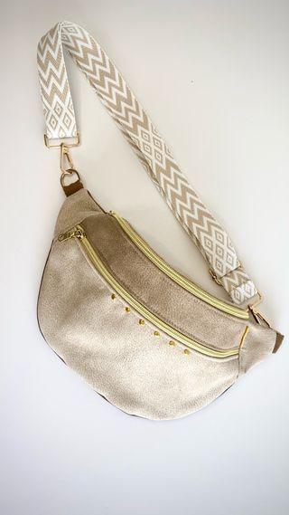 Bolso bandolera / riñonera beige y dorado