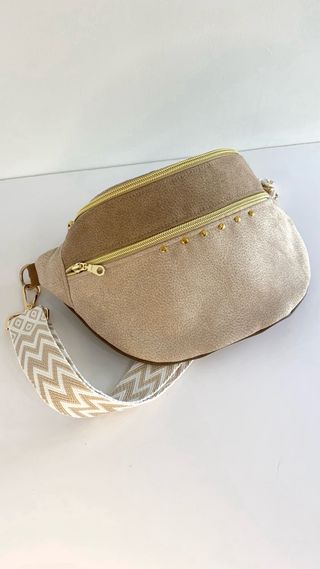 Bolso bandolera / riñonera beige y dorado