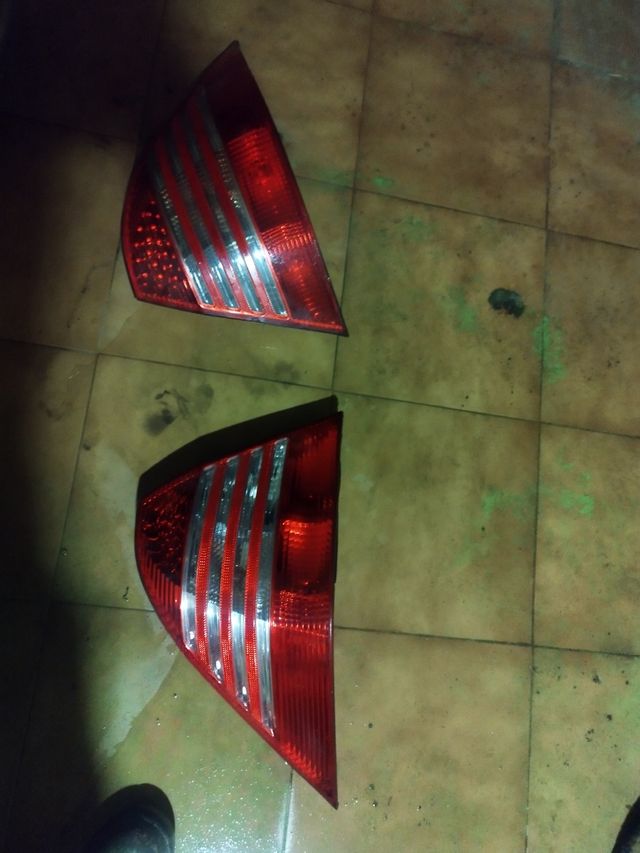 Pilotos Traseros Mercedes S 2004