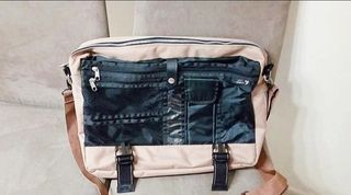Cartera bandolera beige múltiples espacios NUEVA!