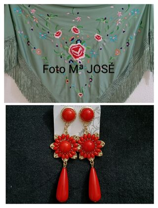 Mantón bordado y pendientes rojos
