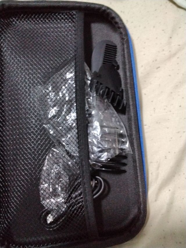 Rasoio grigio 6 in 1