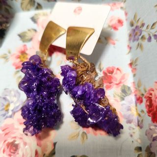 Pendientes Artesanos Flor Morada y Dorados.