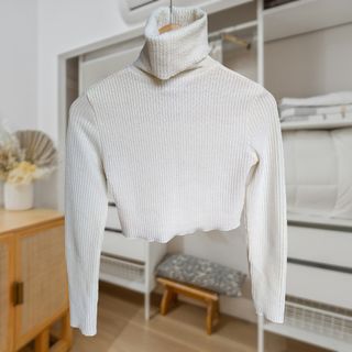 Jersey Bershka blanco cuello alto talla S