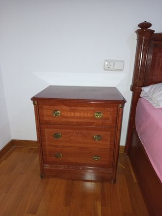 Comodini classici in legno (2 unità)