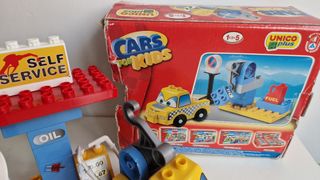 Gasolinera de Juguete con Coche Amarillo