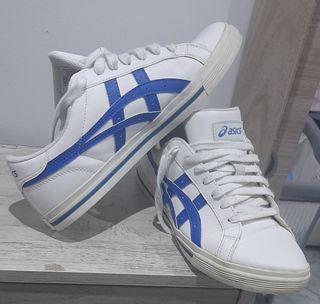 Scarpe Asics bianche e blu