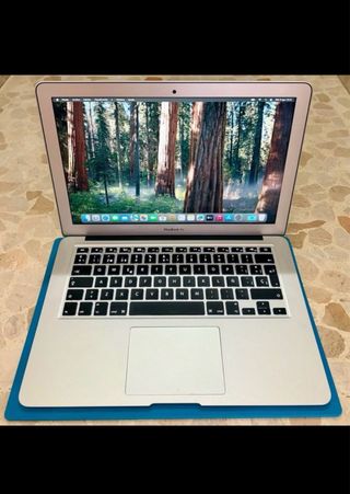 02 MacBook Air 13" 2017 256GB / 8GB / Sequoia 15.6
