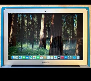 02 MacBook Air 13" 2017 256GB / 8GB / Sequoia 15.6
