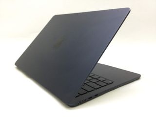 portatil apple apple macbook air m3 8-core 4.0 13 (8gpu) (2024) (a3113)