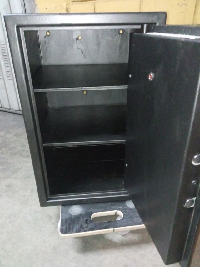 Caja Fuerte con Llave y Teclado Electrónico