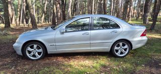 Mercedes-Benz Clase C 220 CDI AUTOMÁTICO