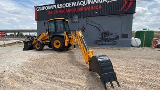 Retroexcavadora JCB 3CX 2023