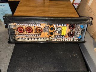 Amplificador Soundstream Negro