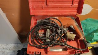 Taladro percutor Hilti con maletín