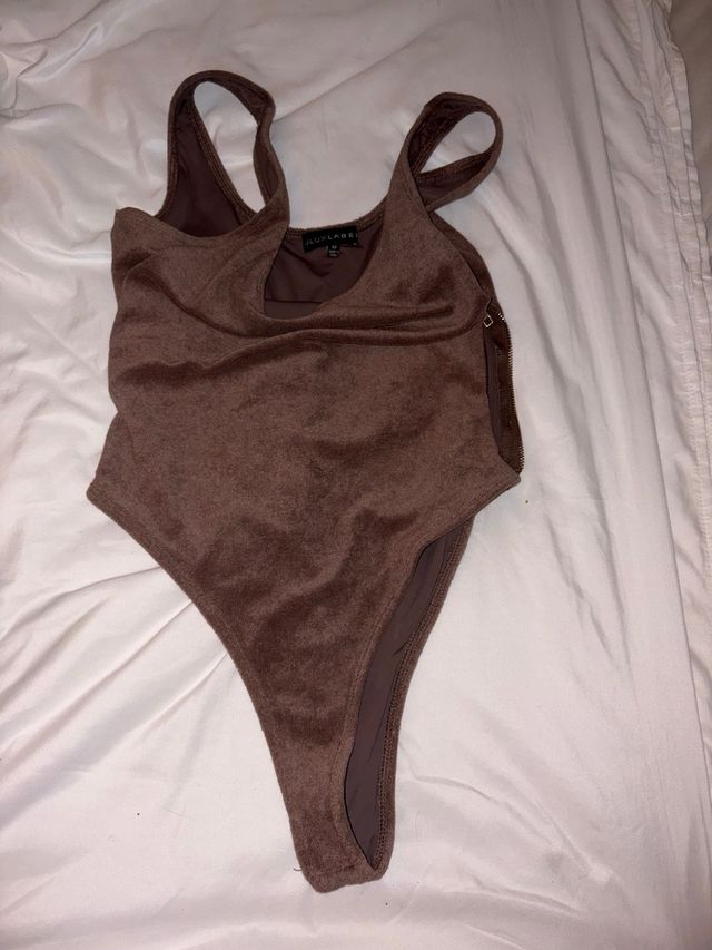 Body American sin usar