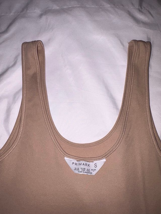 Camiseta sin mangas marrón