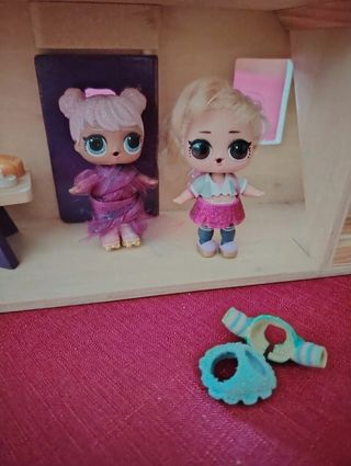 Casetta per bambole in legno rosa