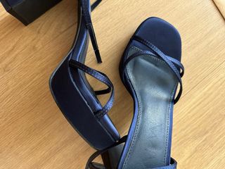 Sandalias de tacón azul